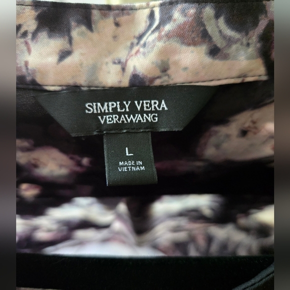 Simply Vera Floral Black and Purple Women's Top-Large - Picture 7 of 7